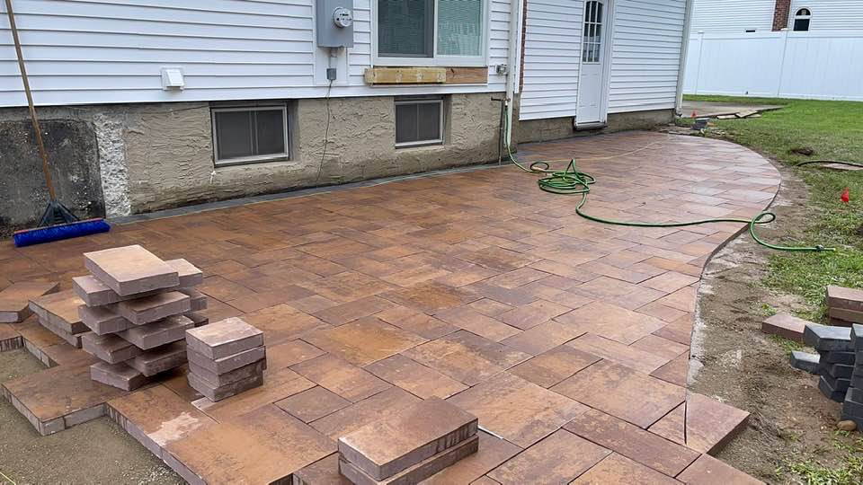 Interlocking paver backyard patio
